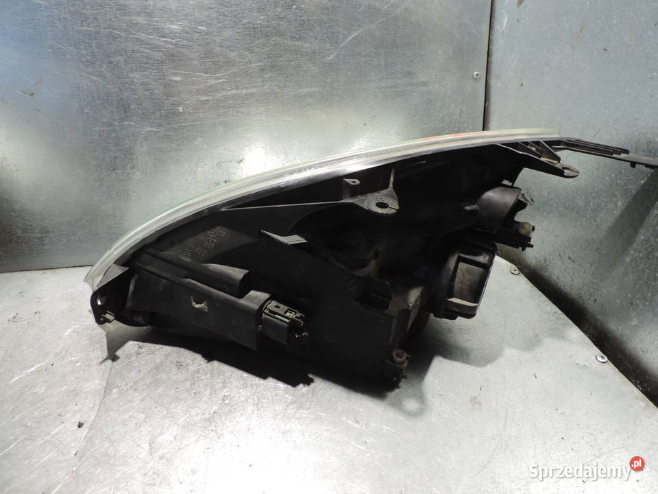 FORD FIESTA MK5 REFLEKTOR LAMPA PRAWY PRZÓD Rok produkcji 2005