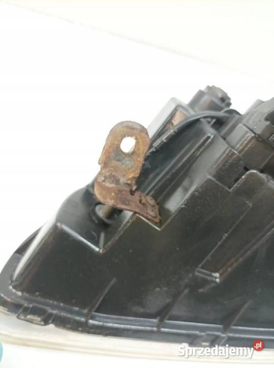 LAMPA PRZÓD PRAWA EU Kia Carens I 19992006