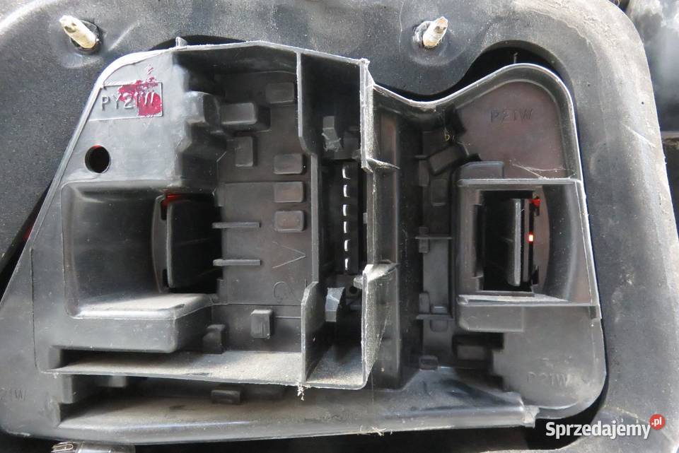 LAMPA PRAWA TYLNA HONDA CONCERTO