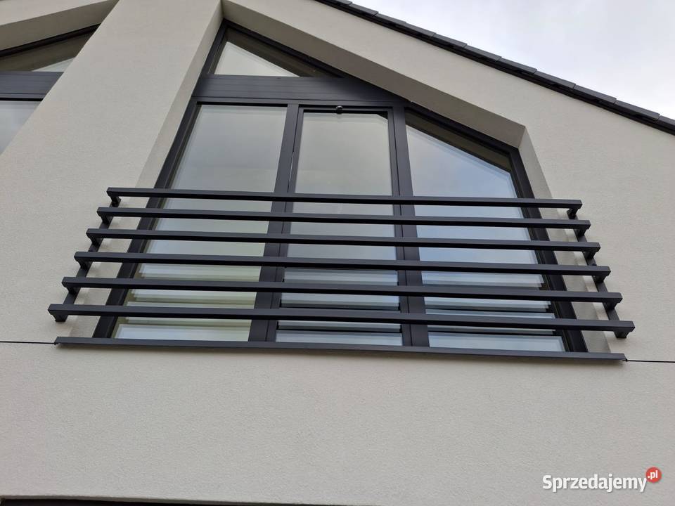 Balustrady metalowe zewnętrzne na okno pomorskie