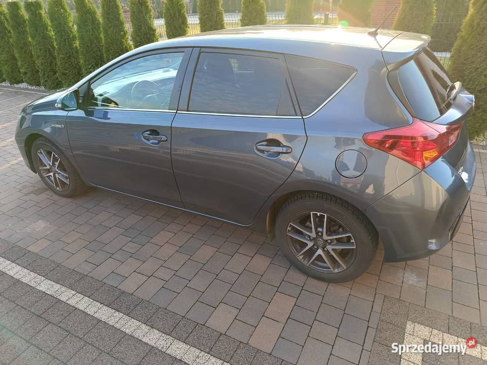 Sprzedam Toyota Auris 2015r 18 Hybrid 136 wielkopolskie Turek