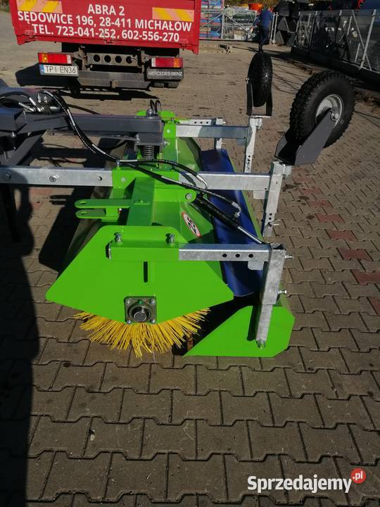 Zamiatarka uliczna IGA firmy ABRA Rolnictwo dolnośląskie Legnica
