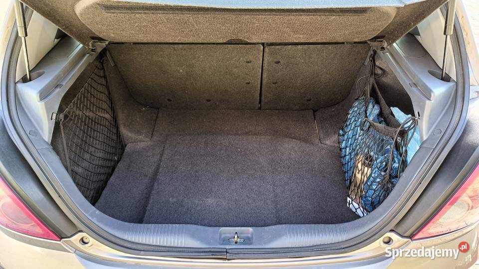 Nissan Almera II N16 15 Benzyna manualna