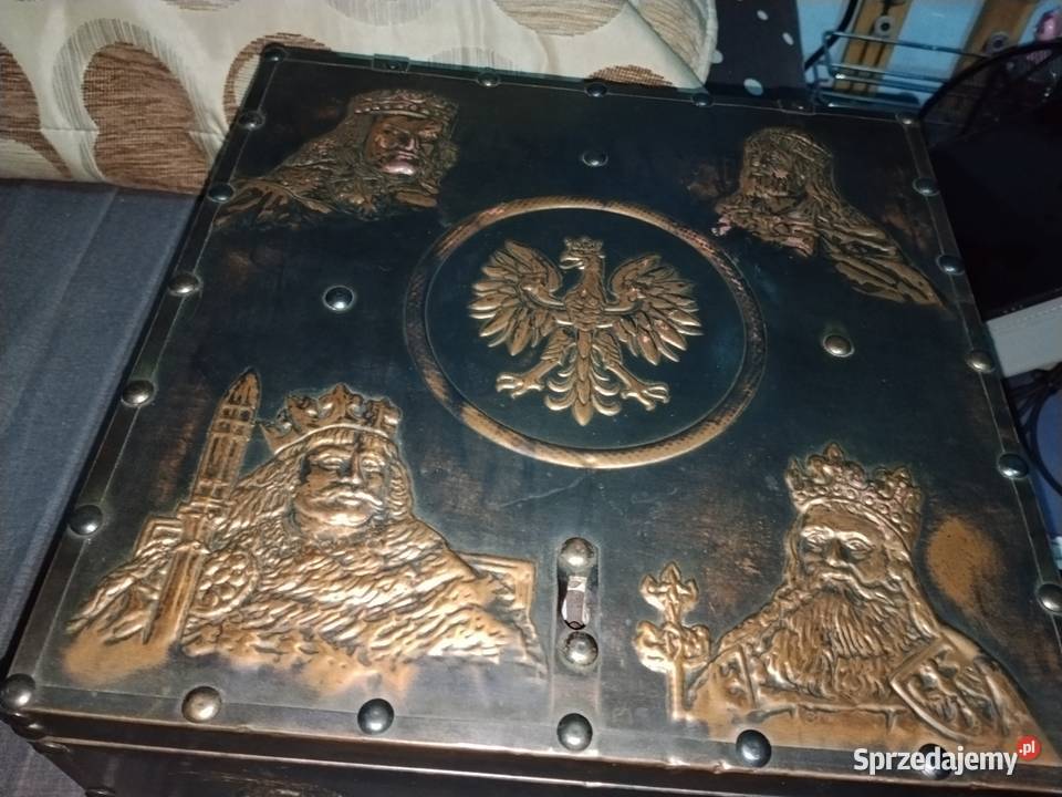 Sprzedam skrzynkę brakuje kluczyka i trochę Sosnowiec sprzedam