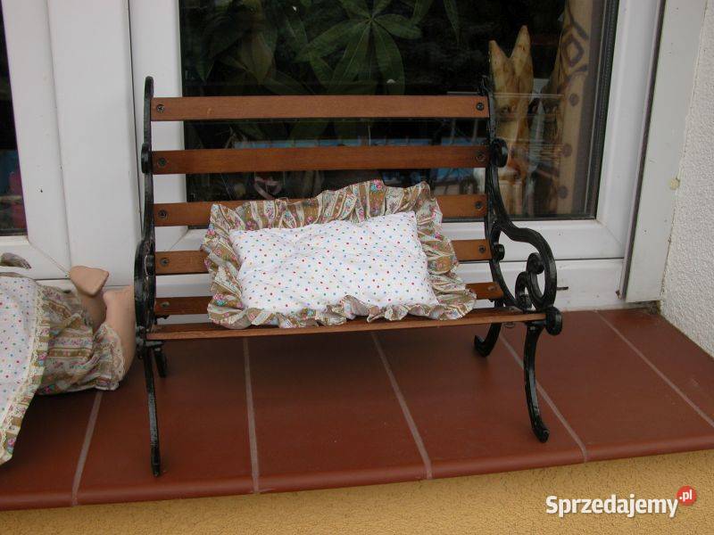 lalka porcelanowa z ławką Gorzów Wielkopolski