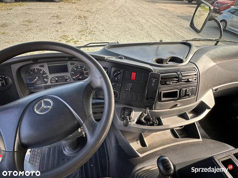 MercedesBenz Axor 1828 skrzyniowy HDS Hiab Łomża