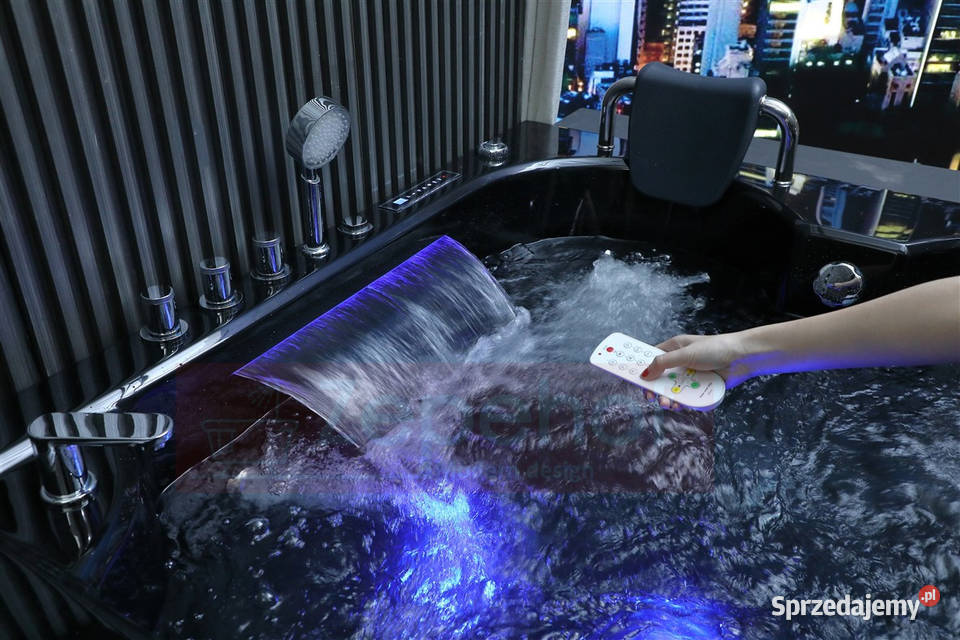 Wirujące dysze Czarna wanna z hydromasażem