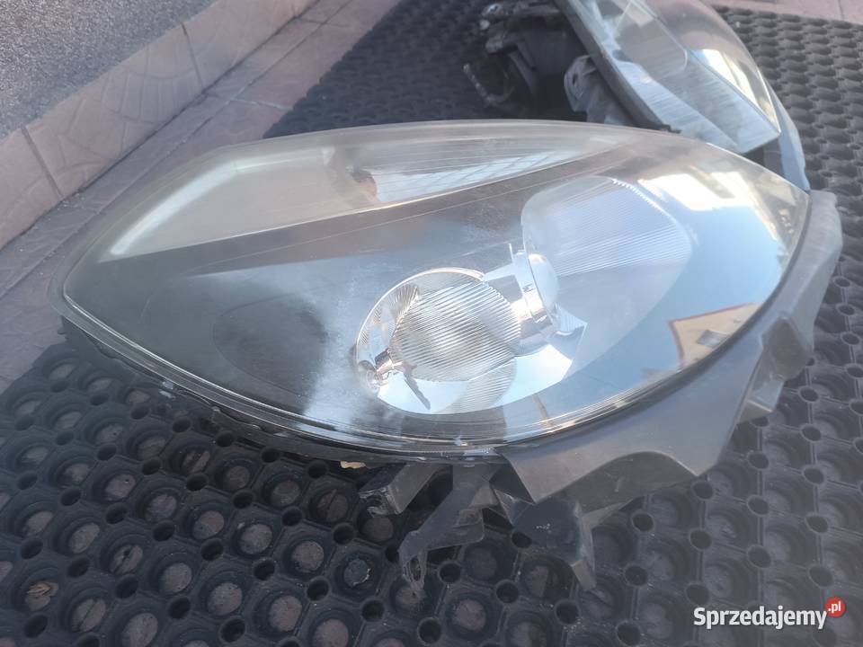 Renault Clio 3 III reflektory lampy przód Lewa Częstochowa