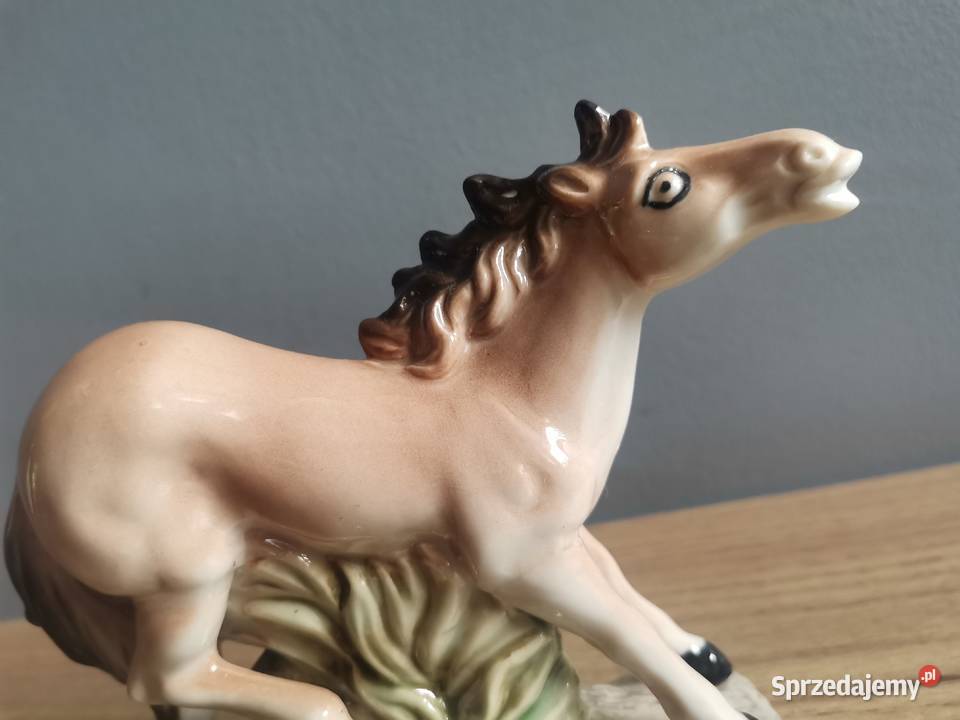 Stara figurka porcelanowa Koń Porcelana i szkło