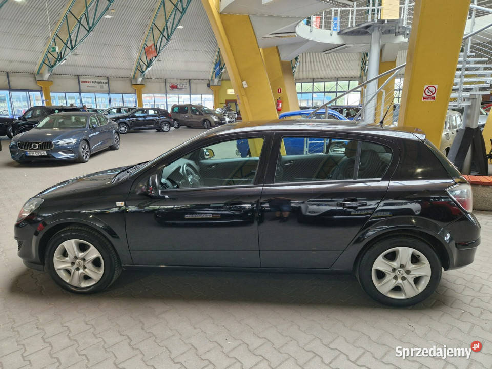 Opel Astra 201112 opis W podanej ROCZNA