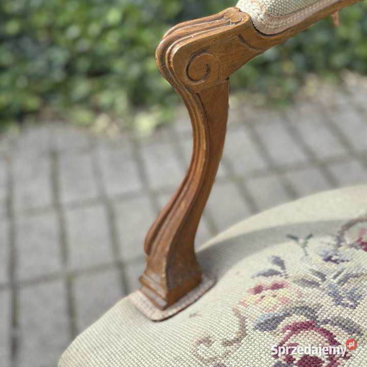 ARTexpert Wygodny reprezentacyjny fotel Ludwik