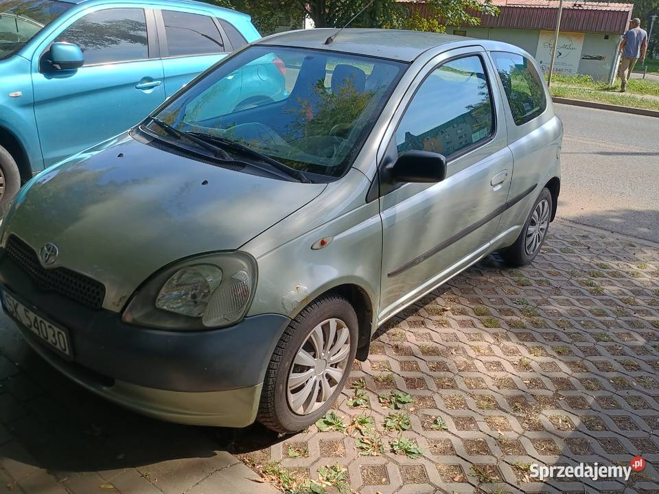 Toyota yaris 2002 jeździ skręca hamuje oc pt śląskie Siemianowice Śląskie