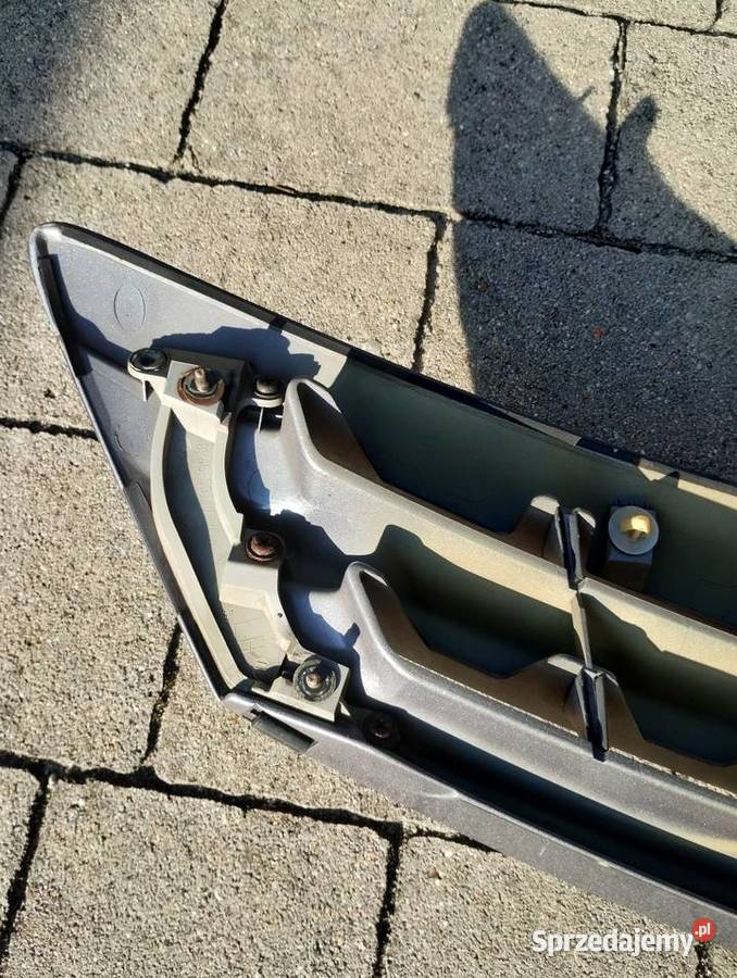 Grill Mazda 3
