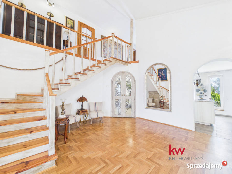 sprzedaży domu wolnostojącego 280m2 Janów