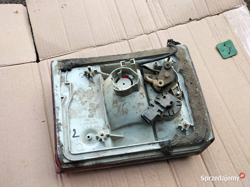AUDI 80 B3 B4 KOMBI ZAMEK LAMPA TYŁ TYLNA PRAWA Kamień-Kolonia