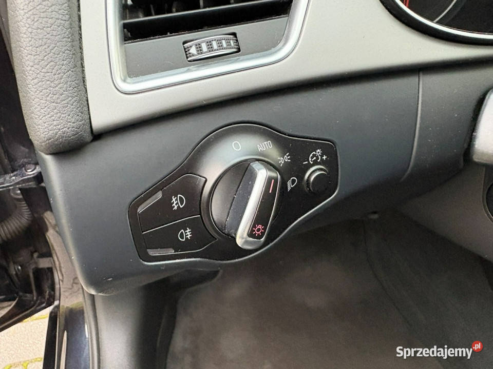Audi A4 sedan 18 benzyna 170 Xenony Skóry benzyna Lipówki