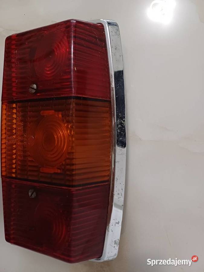 Lampa tylna Warszawy Ełk