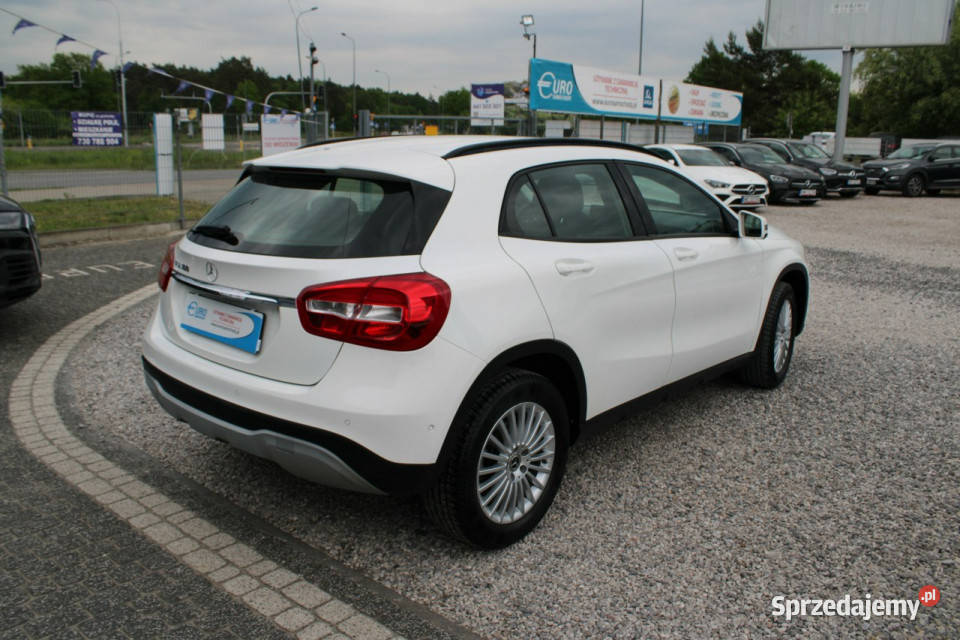 Mercedes GLA 180 Fvat Gwarancja Salon Polska aluminiowe felgi Warszawa