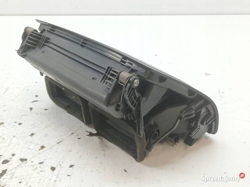 KRATKI NAWIEWU ŚRODKOWA DESKI SCHOWEK Skoda osobowe Kratki nawiewu