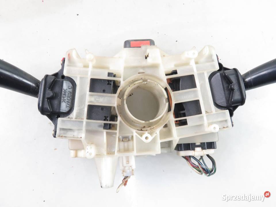 PRZEŁĄCZNIK ZESPOLONY SUBARU FORESTER 83111FC07