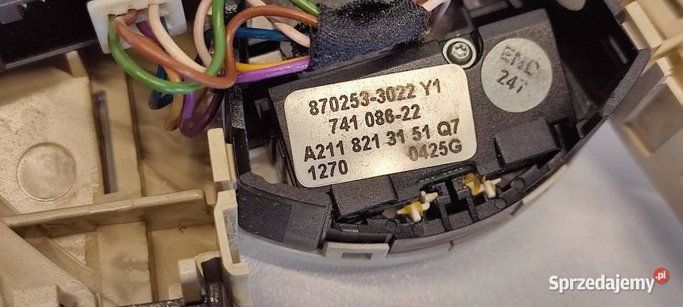 MERCEDES W211 LAMPKA PODSUFITKI PRZÓD