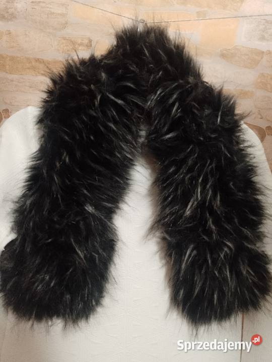 Granatowy futrzany kołnierz z Londynu Etola szal Kraków