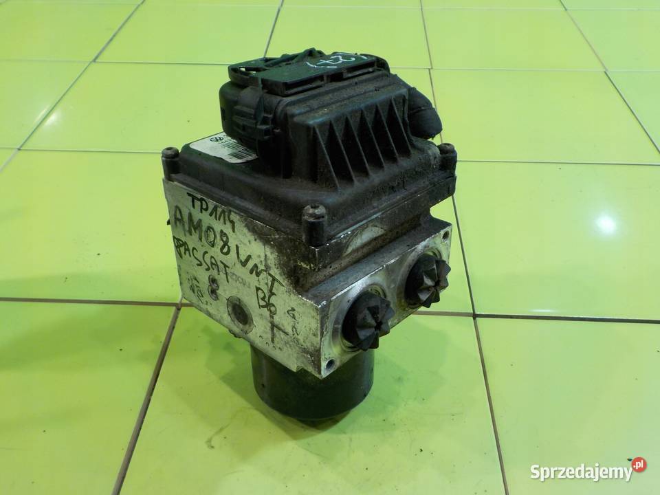 VW PASSAT B6 19 TDI 08r KOMBI pompa ABS