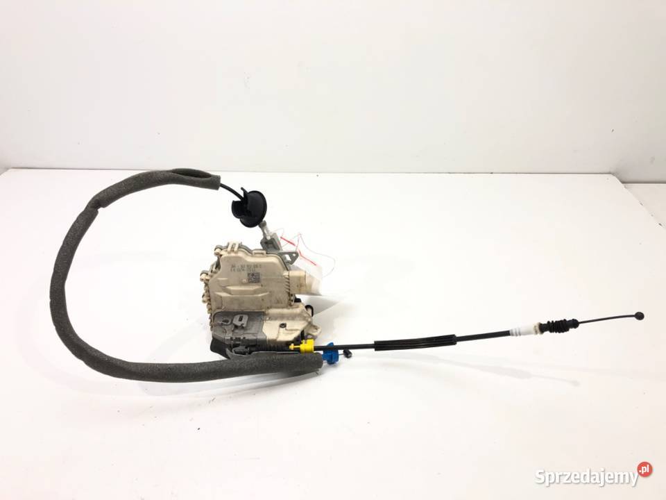 ZAMEK DRZWI PRAWY PRZÓD AUDI A1 8X Hatchback