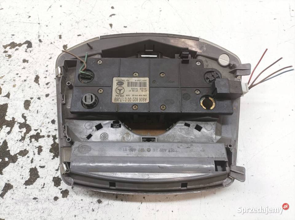 LAMPKA PODSUFITKI W906 A9068200001 MercedesBenz Rok produkcji 2007