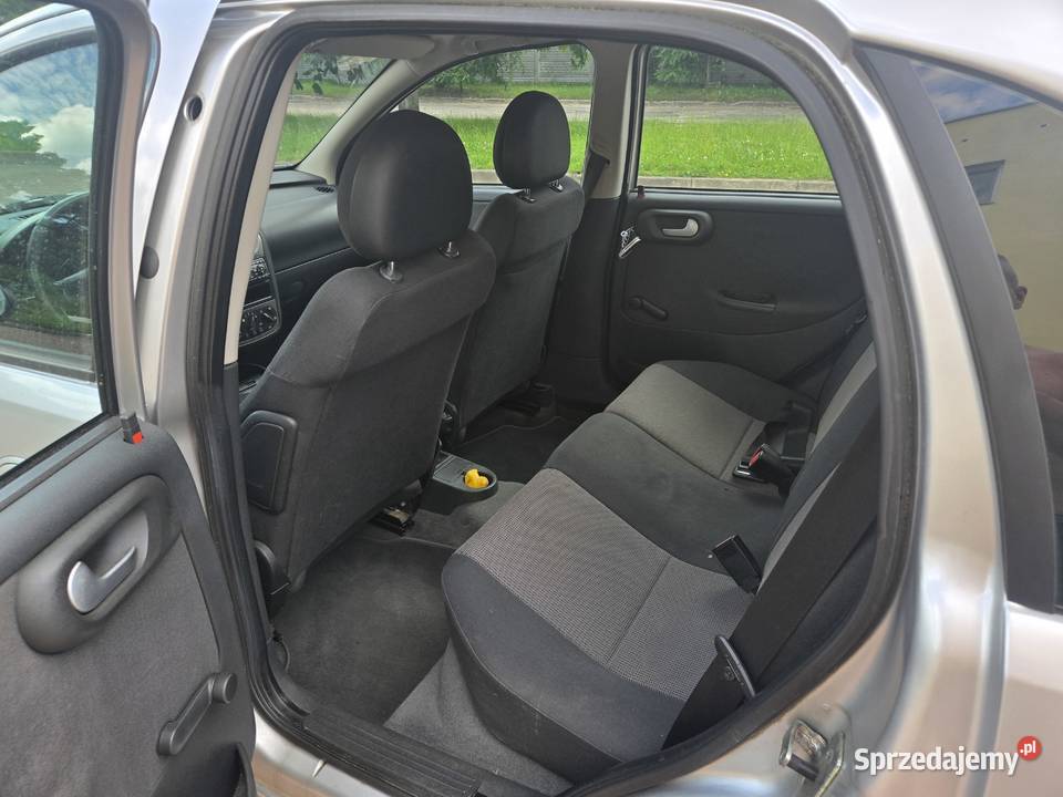 Opel Corsa 10 benzyna 2004 długie opłaty 60KM Łódź