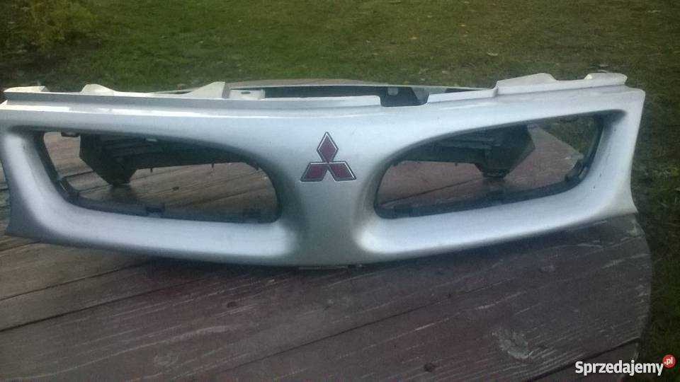 Atrapa przednia Mitsubishi Carisma 9699 sprzedam
