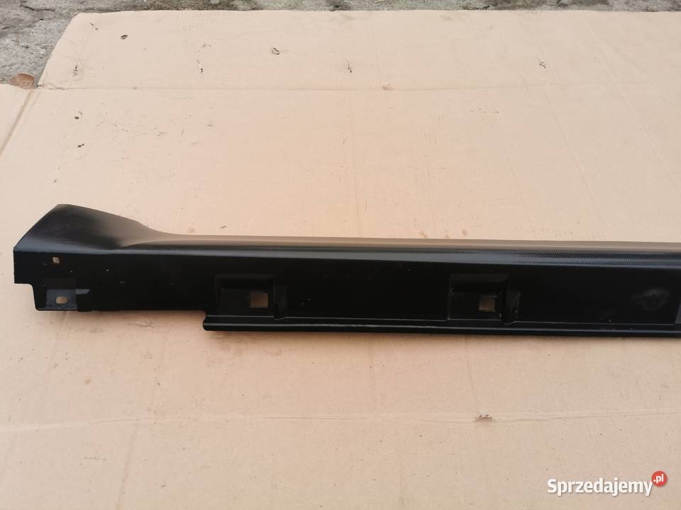 Listwa progowa prawa rh Subaru XV 1117