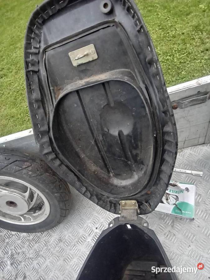 Siedzenie kanapa ze schowkiem skuter koło 10 Motoryzacja