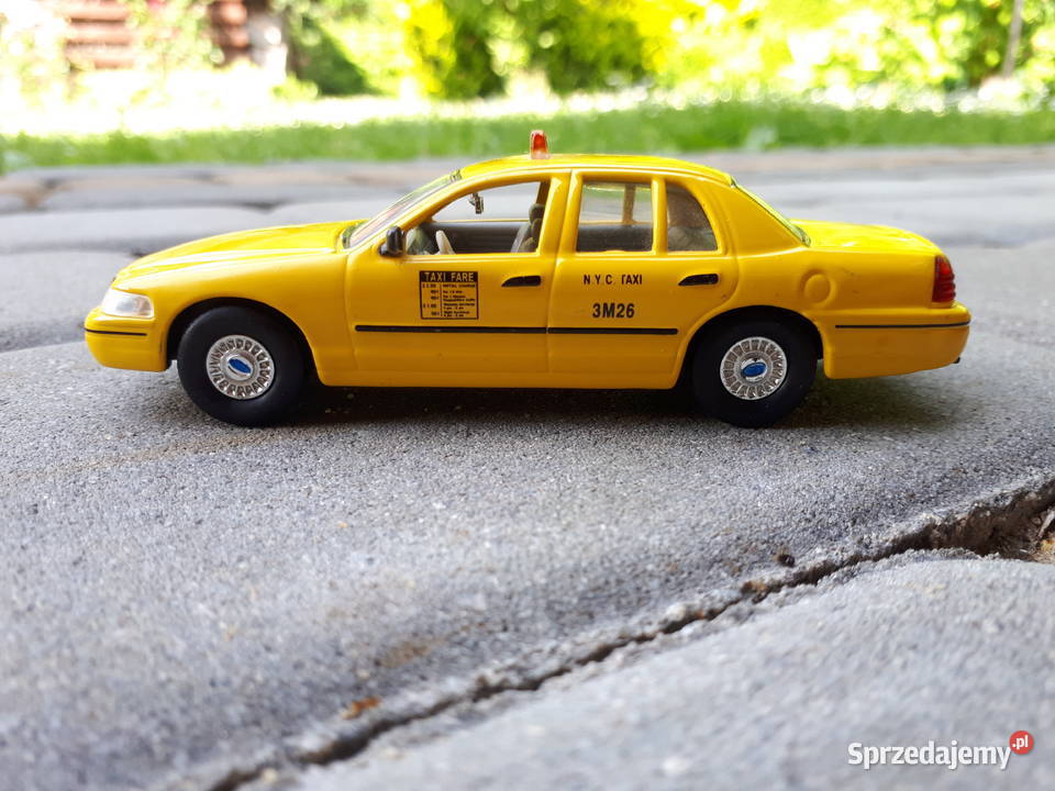 Ford Crown Victoria NYC Taxi 143 małe tablice Tywonia