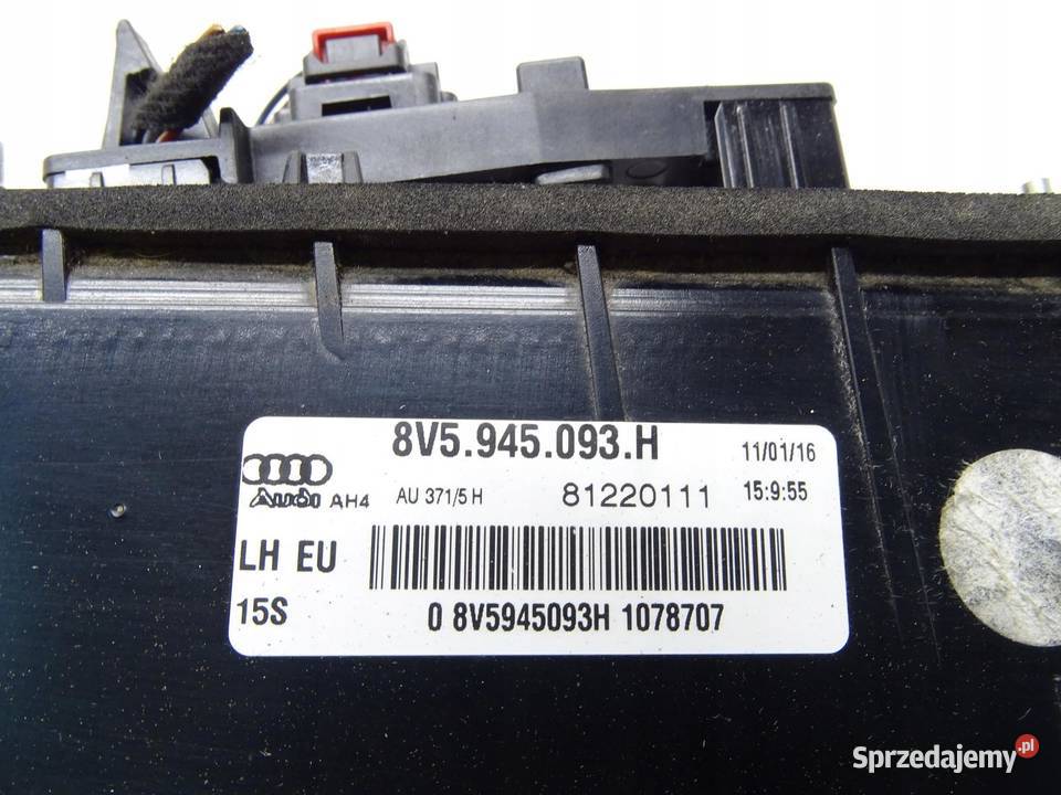 LAMPA LEWA LEWY TYŁ TYLNA W KLAPE LED AUDI A3 8V