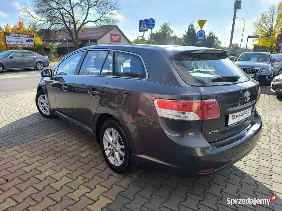 Toyota Avensis 18 VVTi 147 Klimatronic Navi Łuków sprzedam