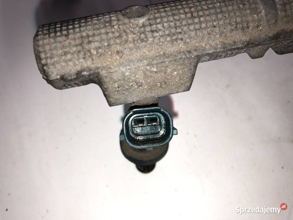 LISTWA WTRYSKOWA TOYOTA AVALON 232500A010 30 214 sprzedam