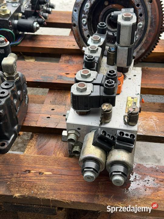 Rozdzielacz hydrauliczny PARKER BRS 971200516 Antonie