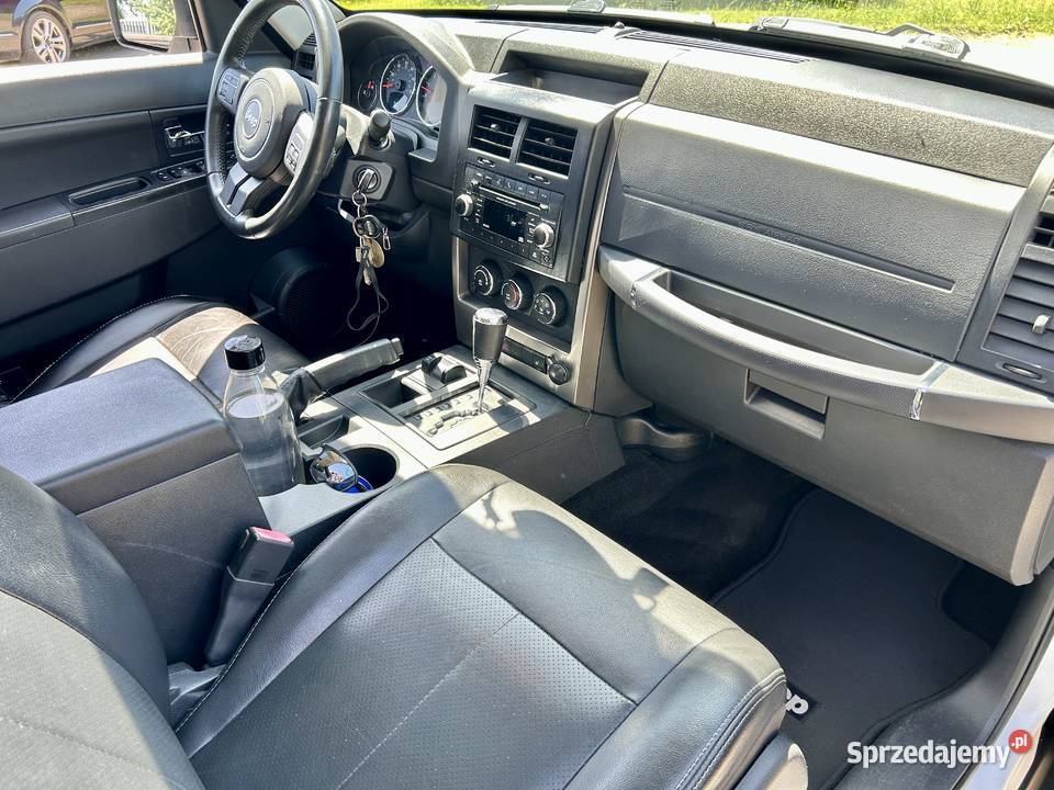 Jeep Liberty Sport Latitude 2012 4x4 automatyczna Liberty sprzedam