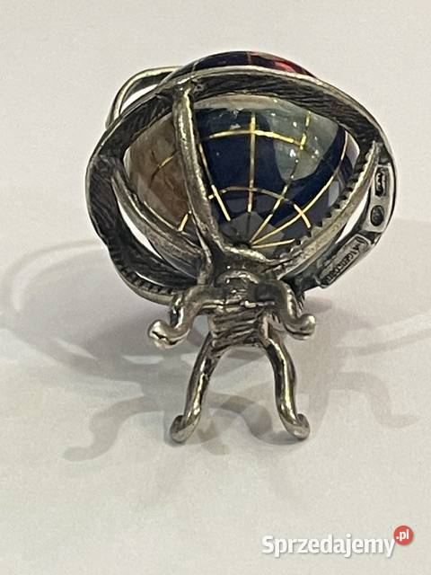 Miniaturowy globus z kamieni półszlachetnych Kraków