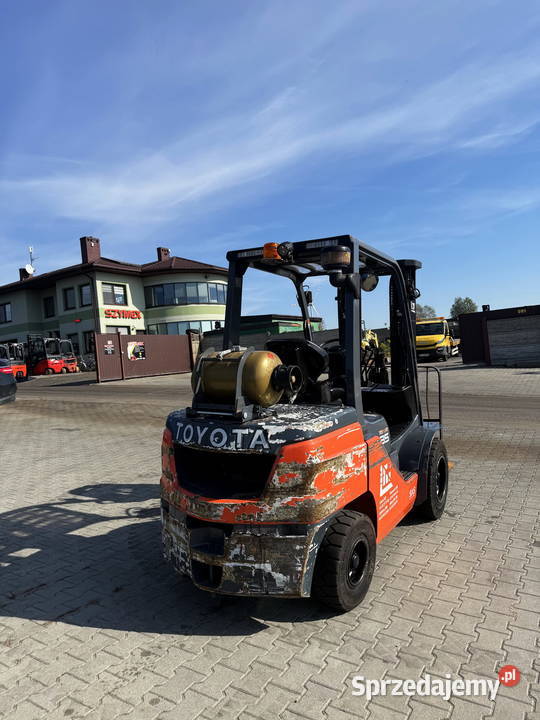 wózek widłowy TOYOTA 8FGJF35 3500 430m silnik 4Y gaz łódzkie Działoszyn