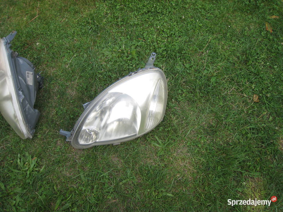 Lampa przednia prawa lewa Toyota Yaris I lift Kraków