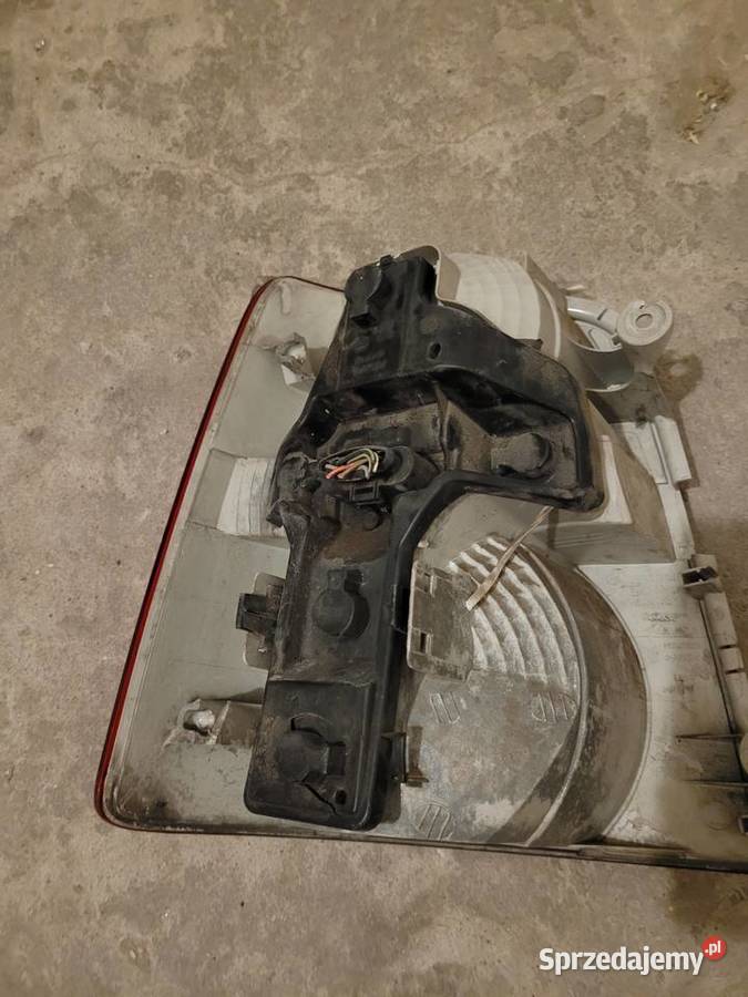 Lampa tylna VW Touran prawa 1T osobowe Poznań sprzedam