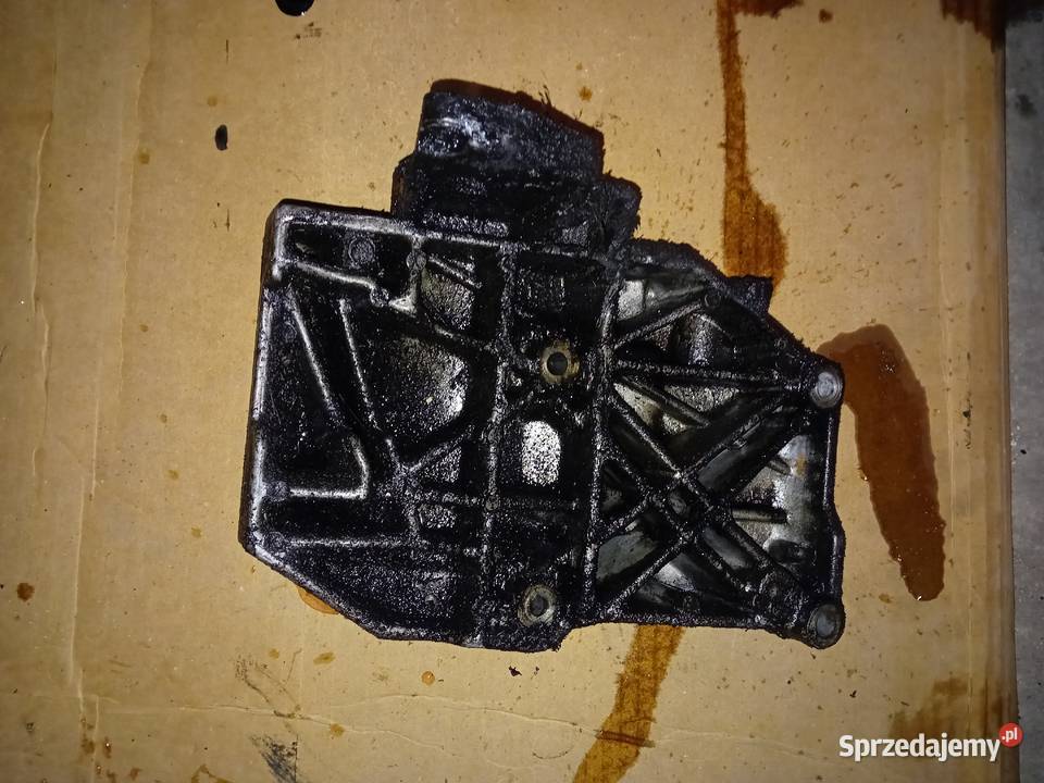 Mocowanie sprezarki klimy 19 tdi na pompowtrysku Ruszów