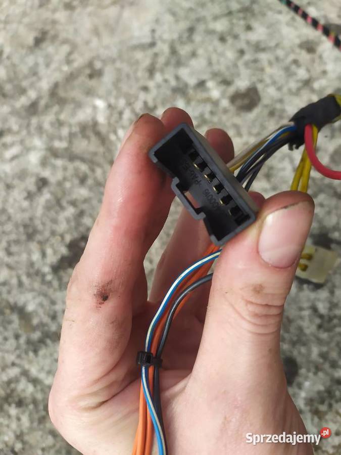 Wiązka haka 13 pin toyota Avensis materiały instalacyjne Sędziszów Małopolski