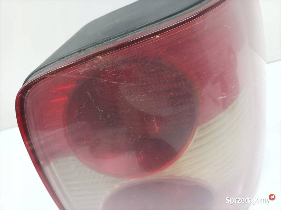 LAMPA TYŁ PRAWA EU KOMBI LIFT 3B9945096AA VW Rok produkcji 2001 Lampy tylne