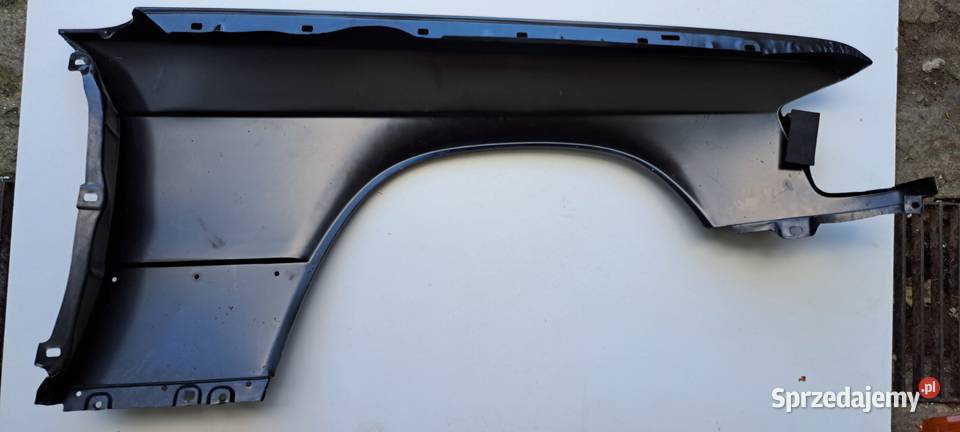 Błotnik lewy Mercedes W201 190 Made in Italy bez Błotniki Luzino