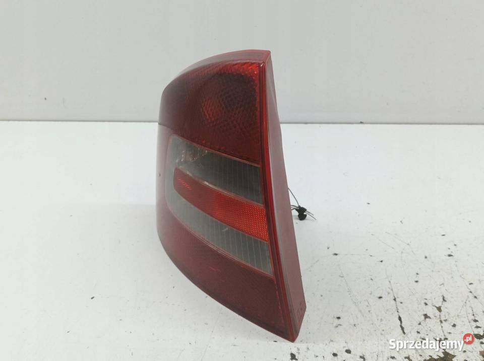 LAMPA TYŁ LEWA EU HB Skoda Octavia II 20042013