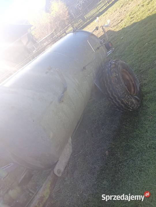 Sprzedam Beczkowóz 1700l sprzedam