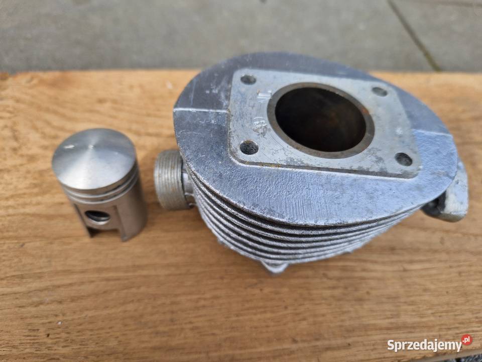 Komar nowy cylinder z PRL Szydłowiec